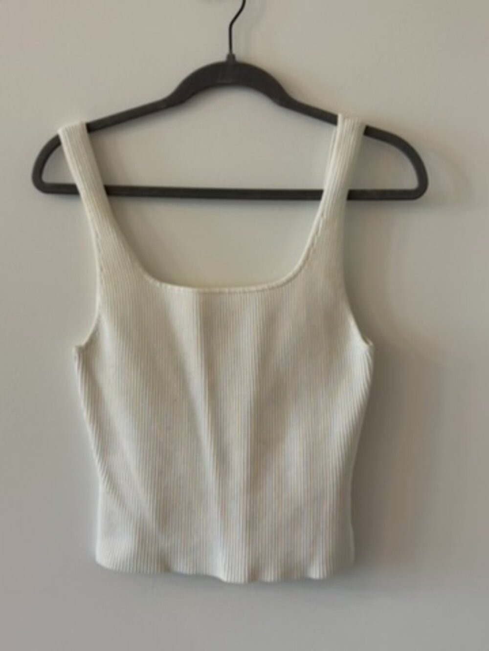 Aritzia Babaton Ribbed White Tank Size Medium
